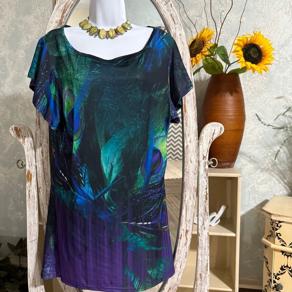 Lily by Firmiana  Blue peacock, Graphic Short Sleeve Relaxed Blouse
